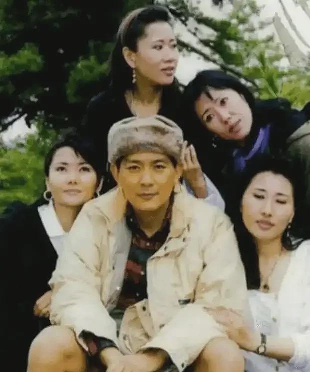 不丹大王母风韵犹存骑摩托，4位亲姐妹共侍一夫（组图） - 5