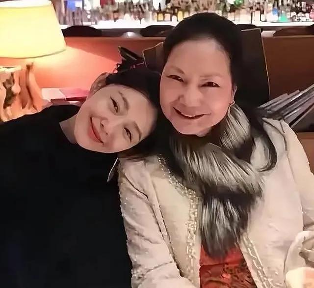 对话曝光!S妈感谢马晓梅汇报孩子动向,转头对台媒抱怨,秒变脸(组图) - 1
