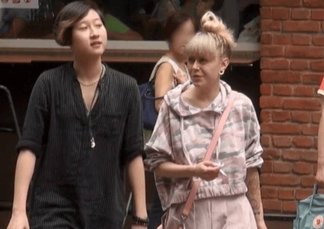 还记得成龙的女儿小龙女吗，和母亲断绝关系至今？（组图） - 23