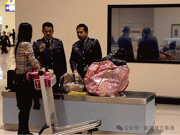 中国小伙接神秘任务：绕飞3国入境新加坡，将14部手机丢垃圾桶！真相竟是…（组图） - 21