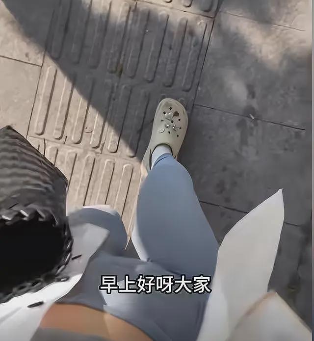 女子穿瑜伽裤上门做饭，月入两万，网友连发质疑（组图） - 16