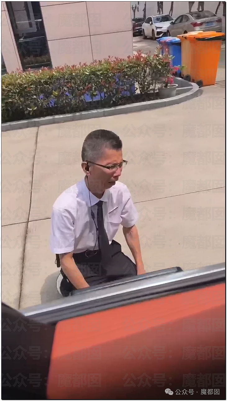愤怒!男子在群内自曝和某音女网红不下20次后被抓现场(视频/组图) - 5