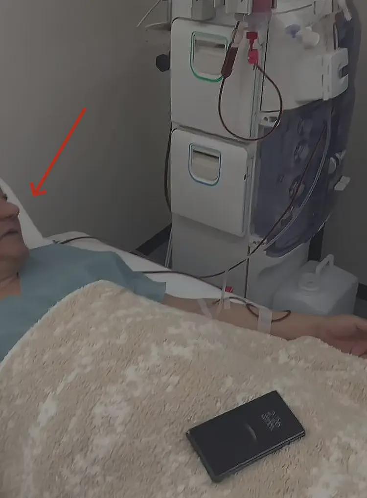 央视61岁主持王宁日本近况:医院做大血净,脸色发黑发暗引发担忧(组图) - 5