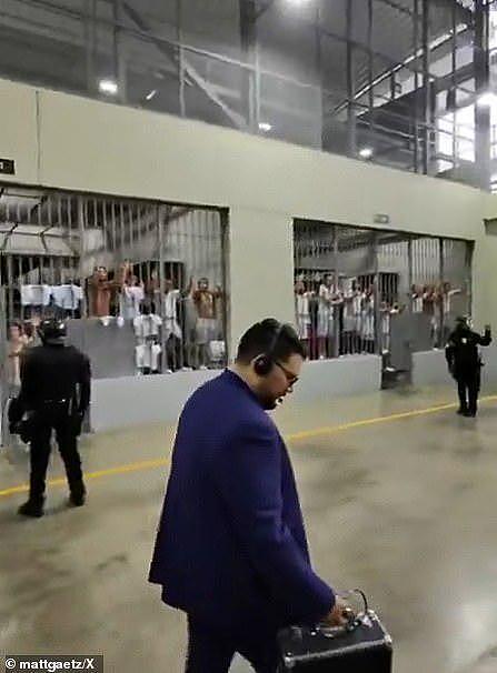 铁窗内的尖叫：萨尔瓦多超级监狱曝光，美国议员亲历“人间地狱”（组图） - 4