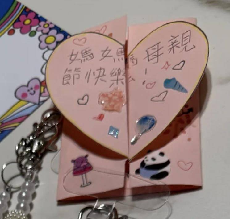 59岁郭富城陪岳母过母亲节，方媛被女儿亲吻...（组图） - 7