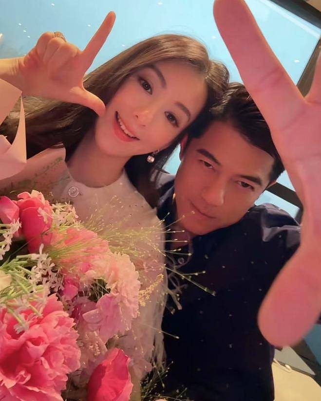 59岁郭富城陪岳母过母亲节，方媛被女儿亲吻...（组图） - 12
