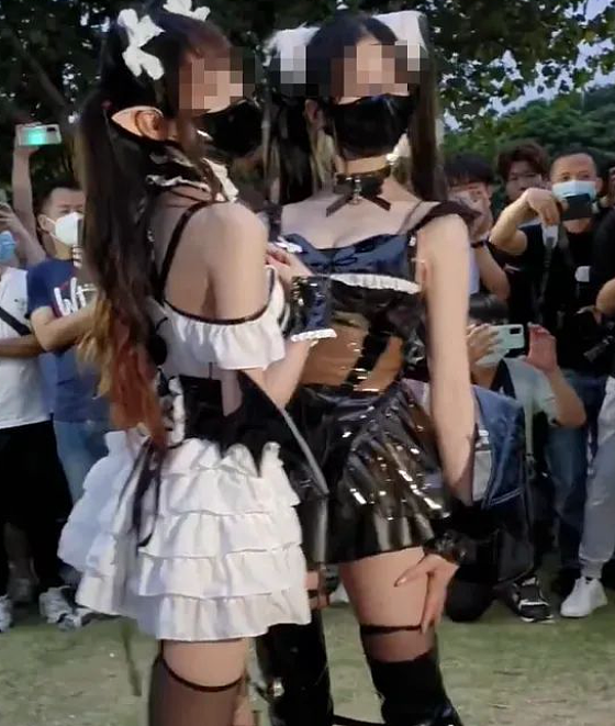 广州漫展上演活春宫!疑似“男男”啪啪啪,引百人围观(组图) - 15