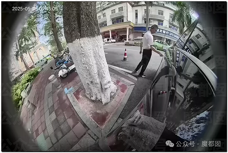 愤怒!男子在群内自曝和某音女网红不下20次后被抓现场(视频/组图) - 4