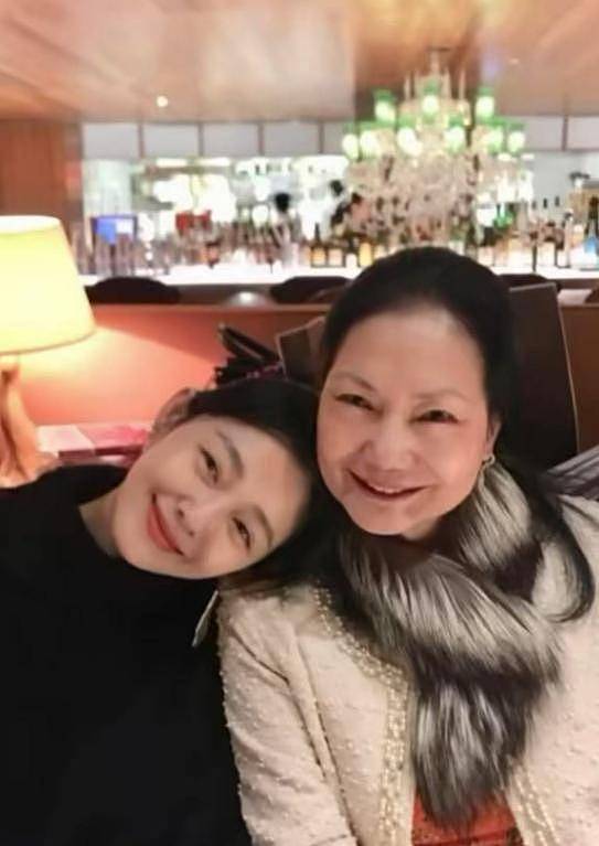 S妈母亲节晒全家福，大S具俊晔为小玥儿庆生...（组图） - 9