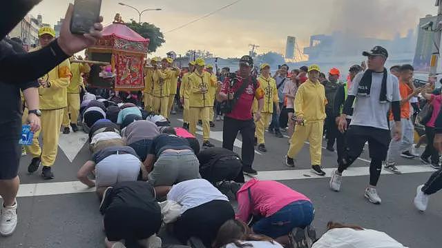 台湾“白沙屯妈祖”进香活动为何吸引越来越多年轻人参与（组图） - 1