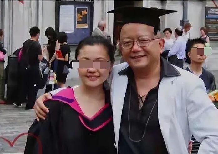 77岁王刚被传移民美国?儿子正读高中,他已走上另一条人生大道…(组图) - 1