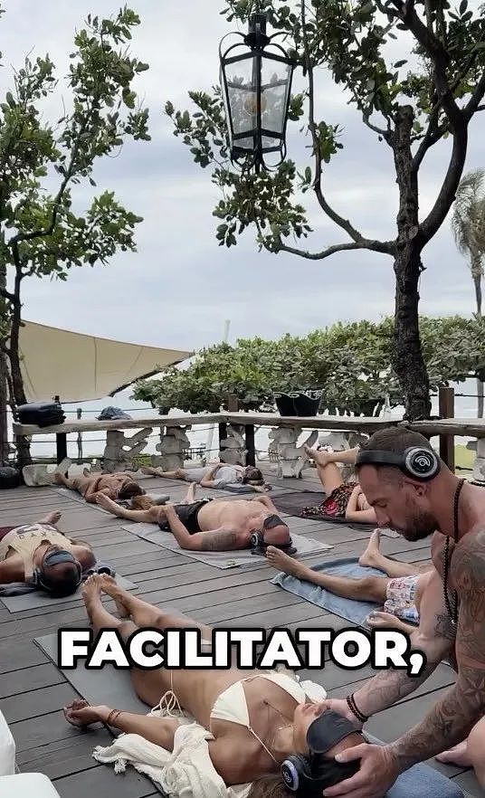 脱衣舞男忽然觉悟，跑庙里当了和尚：脱掉的衣服，指引我穿上袈裟....（组图） - 11