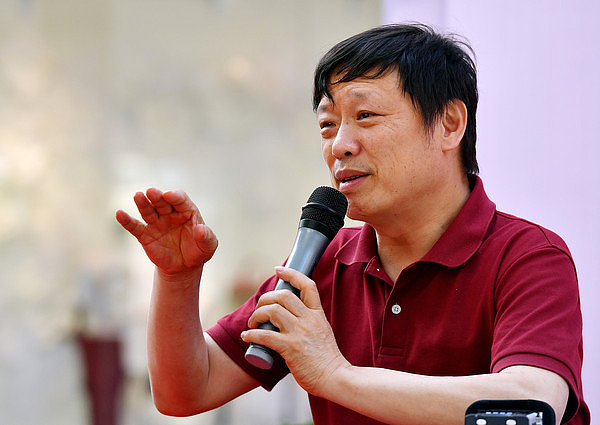 中美发表经贸会谈联合声明!中国国务院官宣对美关税正式下调,小额包裹关税从120%降至54%(视频/组图) - 14