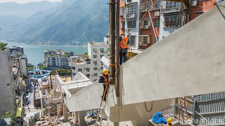 巫山一在建“超级扶梯”刷屏网络：长度超900米提升高度超240米，从山下直通山顶（组图） - 2