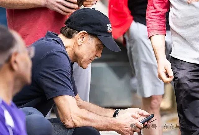 娶了大美女的克鲁尼也传离婚？帅大叔断崖式衰老，老婆还能忍多久……（组图） - 44