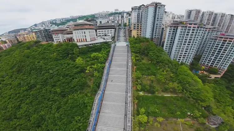 巫山一在建“超级扶梯”刷屏网络：长度超900米提升高度超240米，从山下直通山顶（组图） - 1