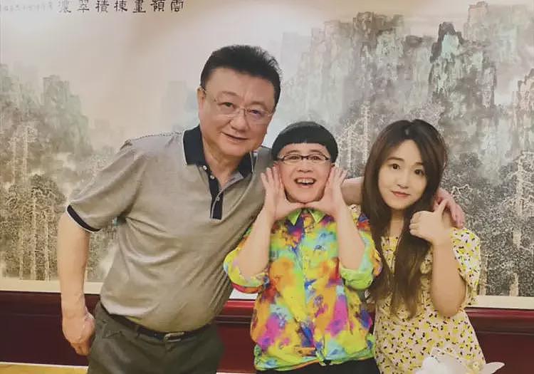央视61岁主持王宁日本近况:医院做大血净,脸色发黑发暗引发担忧(组图) - 8