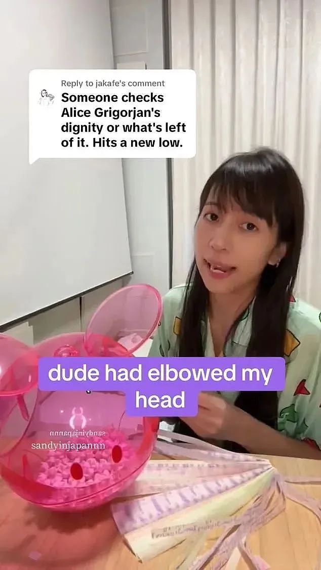 日本英国频现痴汉“撞男”，和受害者女性擦肩路过时，故意用肩膀手臂撞击女生胸部（组图） - 2
