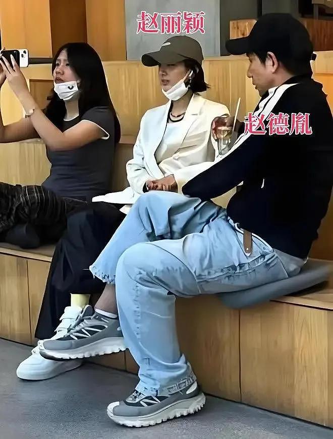 赵丽颖恋爱风波升级!赵德胤情史被扒,跟四搭女演员暧昧多年(组图) - 10