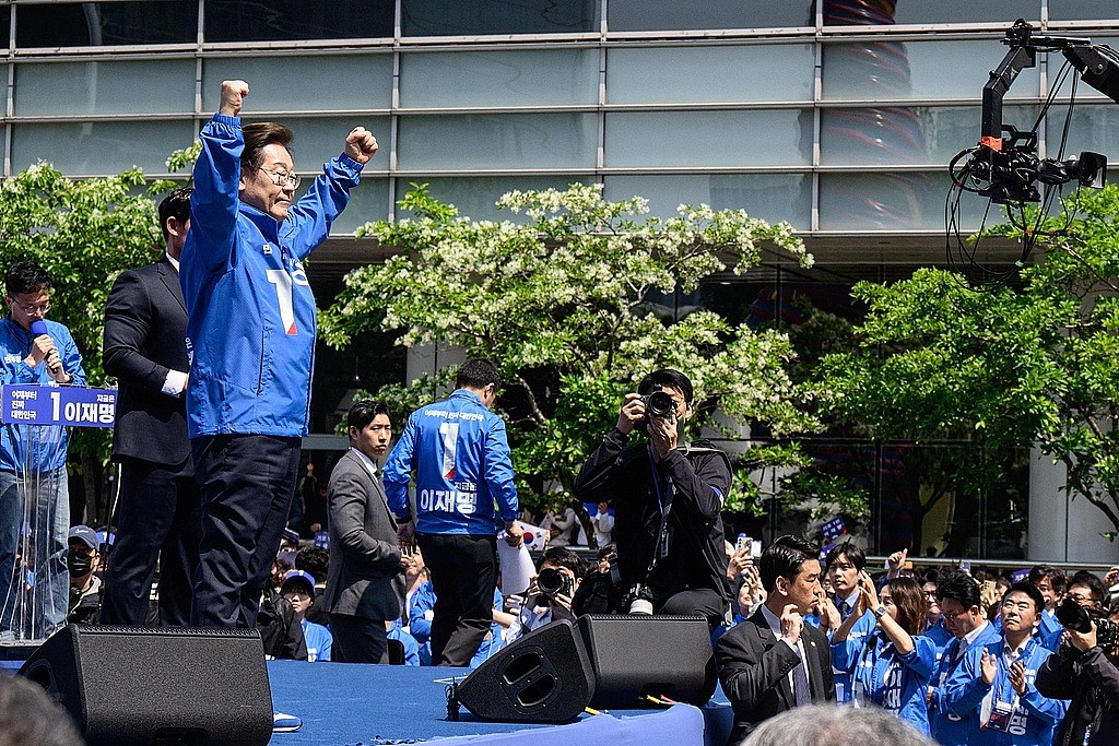 韩国总统选战打响:7人角逐李在明领跑,执政党临阵换将陷入分裂(图) - 1