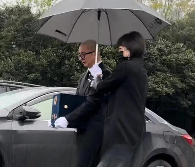 大S遗产丢失终于发酵了!小S评论区沦陷,网友喊话还给大S子女(组图) - 22