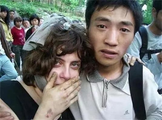 【社交】汶川地震中，以色列女孩被四川小伙救下，苦寻恩人13年后终于“重逢”了…（组图） - 1