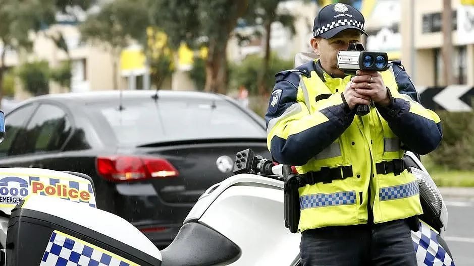 墨尔本人注意!今天起,如果路上看到警车,要小心!一不留神就被罚(组图) - 3
