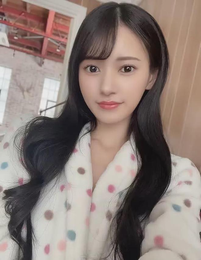 【美女】高颜值女艺人，明眸皓齿，笑容可人，纤纤细腰让人禁不住把玩（组图） - 8