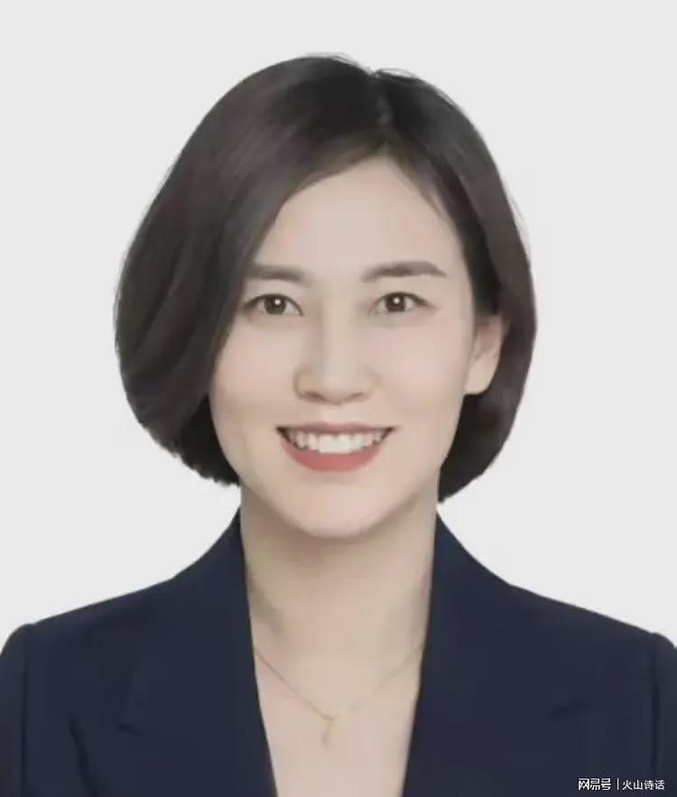 甘肃一医院副院长，获得南丁格尔奖引发争议！网友：真正做护士才几年啊（组图） - 5