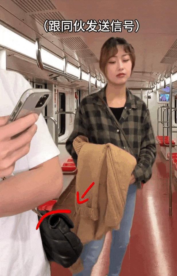 中国人都会武的秘密藏不住了,遇到这一届中国留子,欧洲小偷算是踢到铁板了(组图) - 16