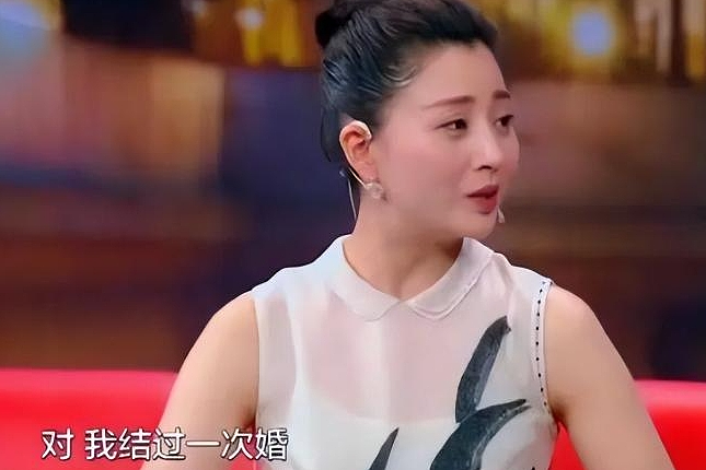 事实证明,45岁“有过6个前任”的殷桃,早已过上了神仙般的生活(组图) - 1