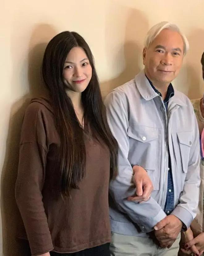 74岁李龙基决定再生娃，买戒指送37岁女友，即将拍婚纱照见家长（组图） - 1