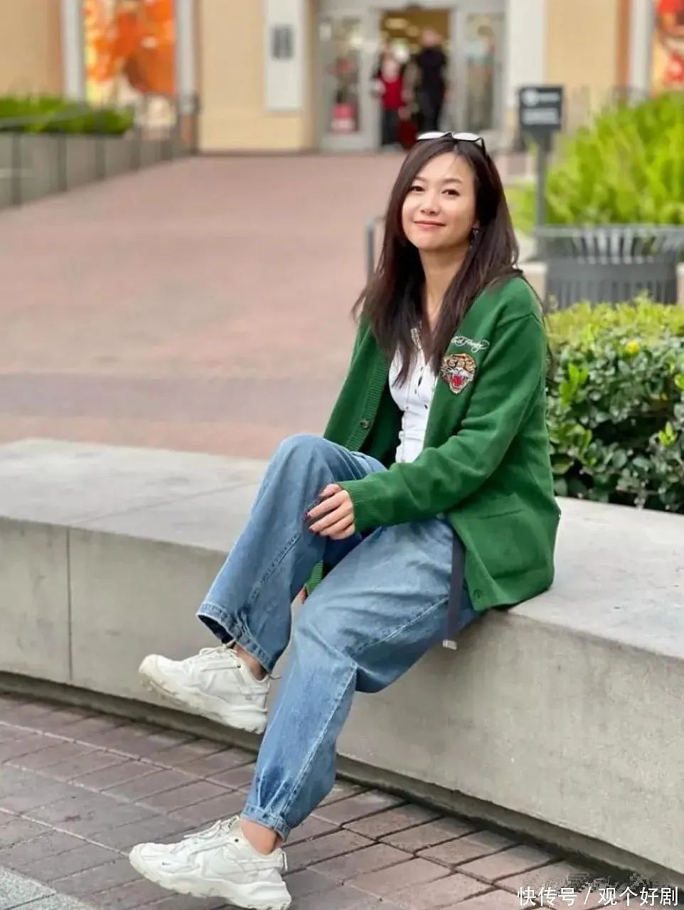 “风流才女”徐静蕾现状：住美国豪宅，身材发福，51岁不婚不育（组图） - 7