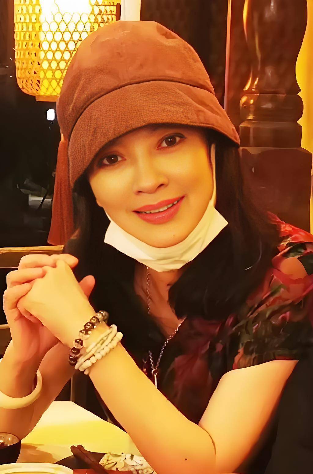 她是央视著名导演，是张纪中的第二任妻子，离婚9年现状如何（组图） - 12
