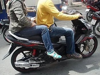 “与怪胎文化有关”?越南女孩为什么那么白(组图) - 4