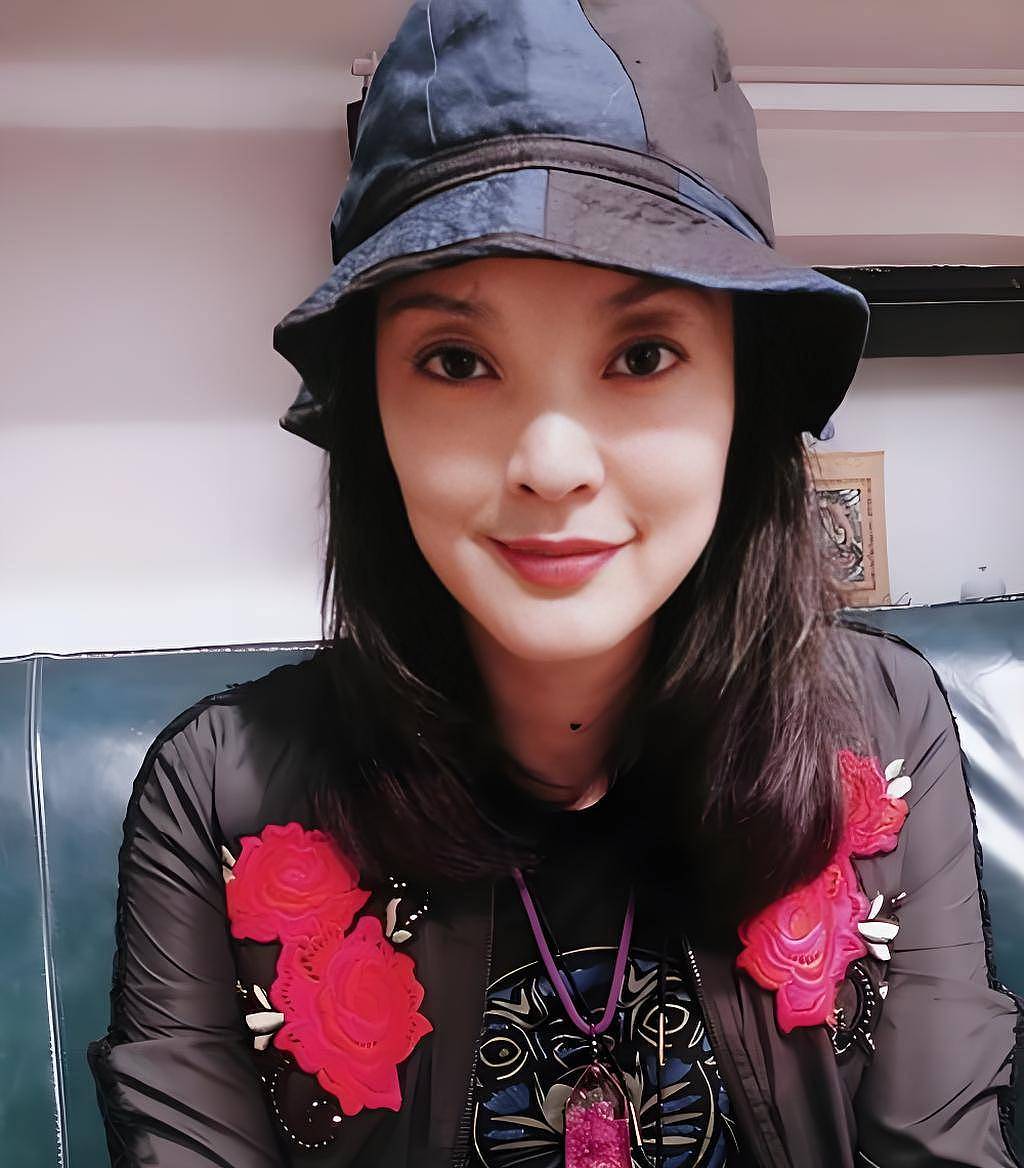 她是央视著名导演，是张纪中的第二任妻子，离婚9年现状如何（组图） - 17