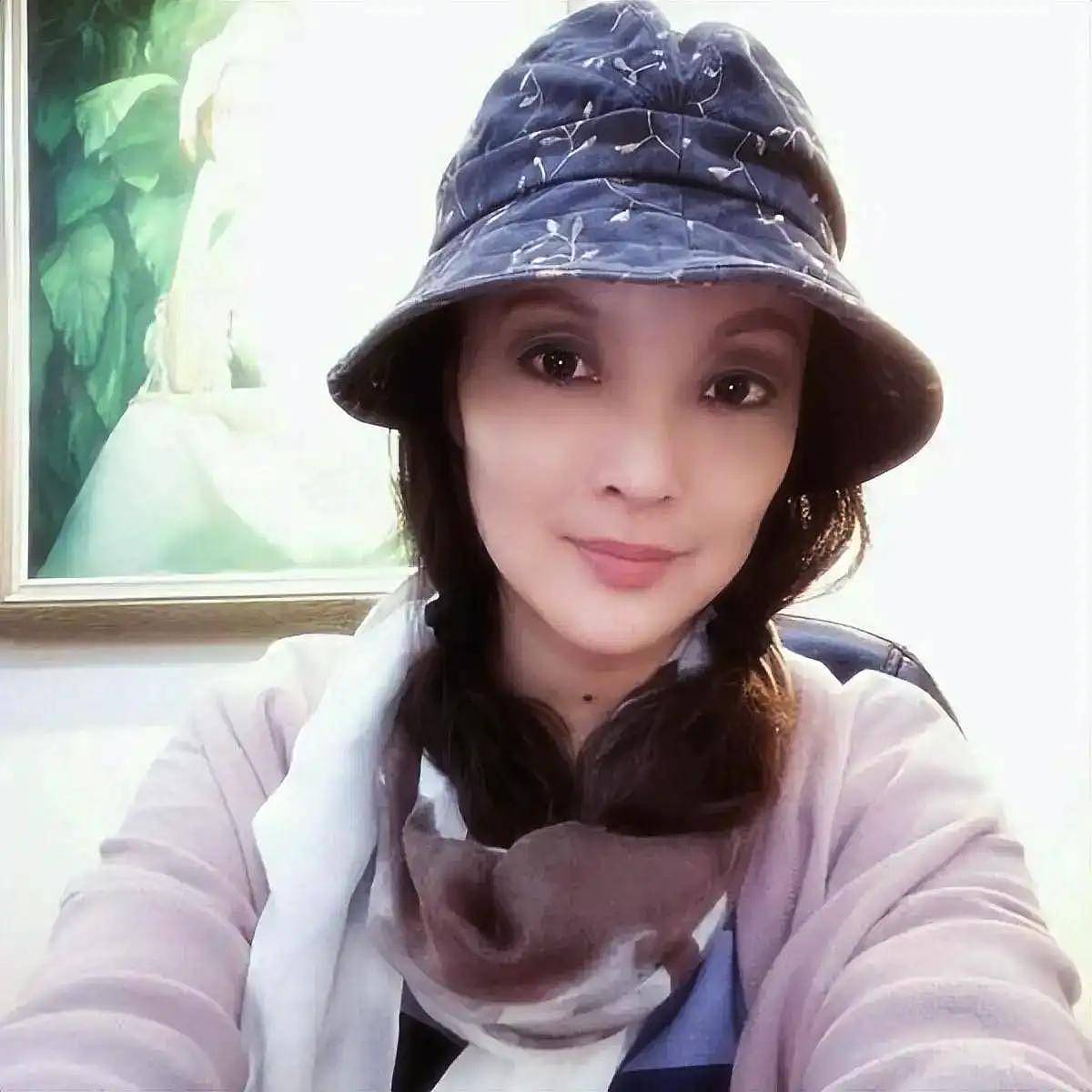 她是央视著名导演，是张纪中的第二任妻子，离婚9年现状如何（组图） - 23