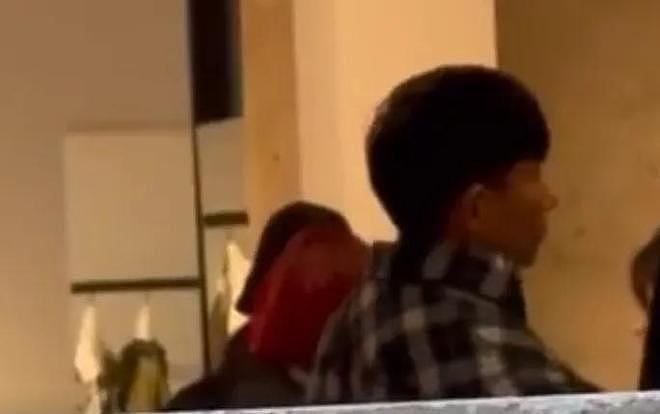 赵丽颖赵德胤恋爱时间线被扒!去年情人节秀恩爱,女方穿男方衬衫(组图) - 4