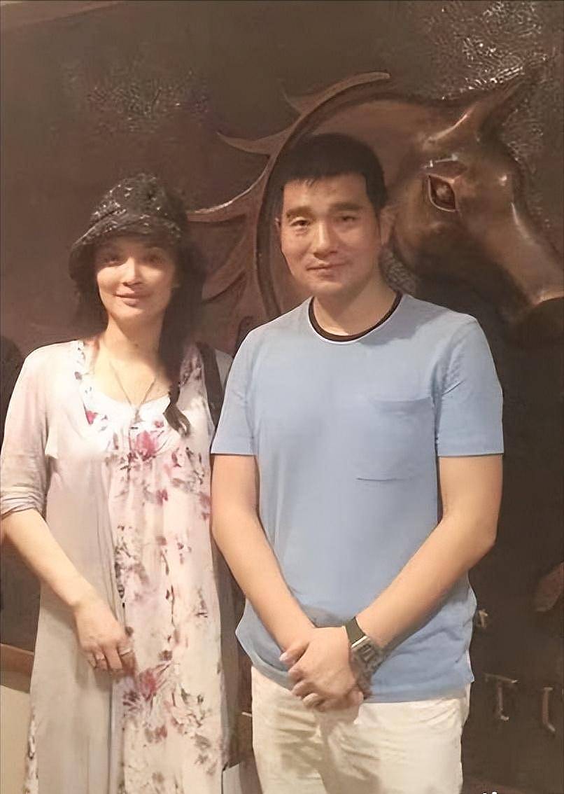 她是央视著名导演，是张纪中的第二任妻子，离婚9年现状如何（组图） - 14
