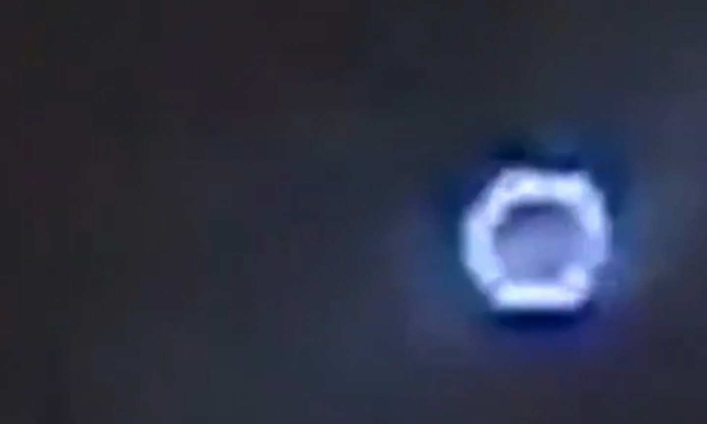 美国加州惊现变形UFO!盘旋15分钟从六角形变圆形亮如满月(视频/组图) - 5