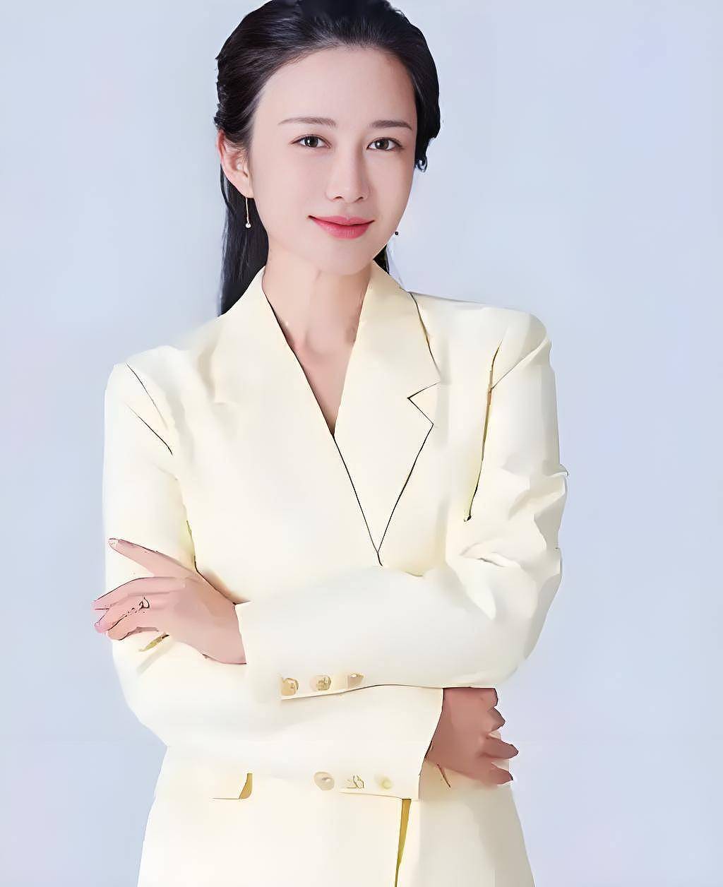 她是央视著名导演，是张纪中的第二任妻子，离婚9年现状如何（组图） - 15