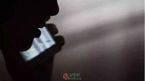 中国小伙接神秘任务：绕飞3国入境，将14部手机丢垃圾桶！真相竟是…（组图） - 3