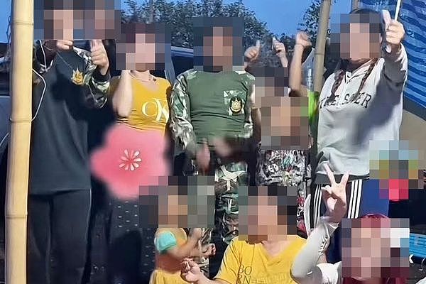 9宝妈拍乱伦片!惊见10岁女帮爸口爱,长女呛:我有阴道自主权(组图) - 1