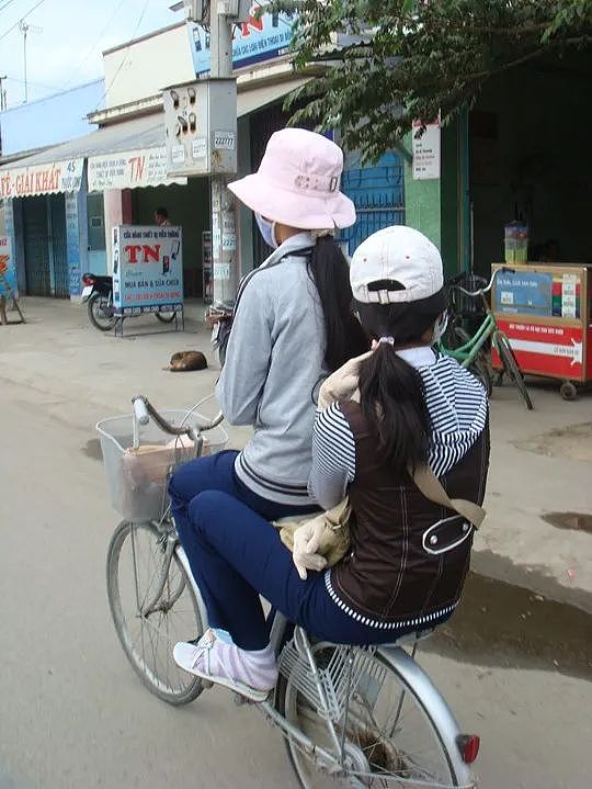 “与怪胎文化有关”?越南女孩为什么那么白(组图) - 8