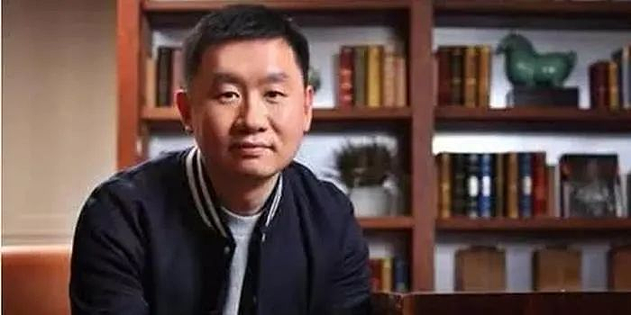曾和王思聪齐名的“地产二代”,为啥突然被限制出境了?(组图) - 1
