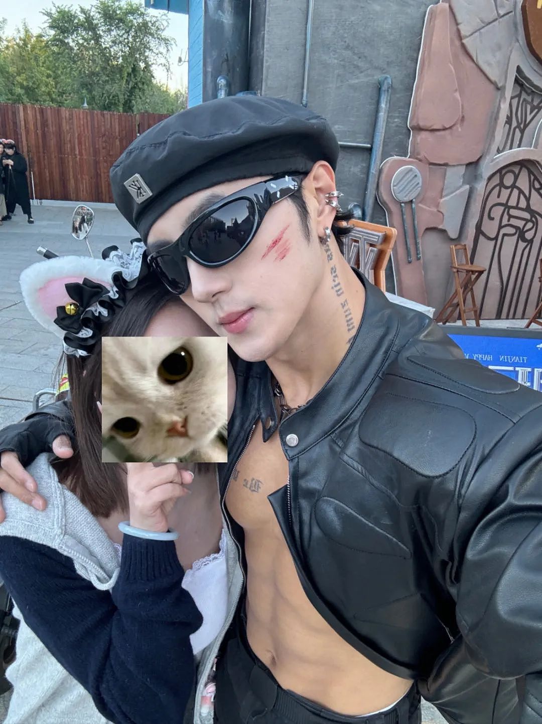 【帅哥】25岁唐山模特NPC,倒三角胸肌人鱼线,这胸肌被保洁大妈偷袭摸擦(组图) - 5