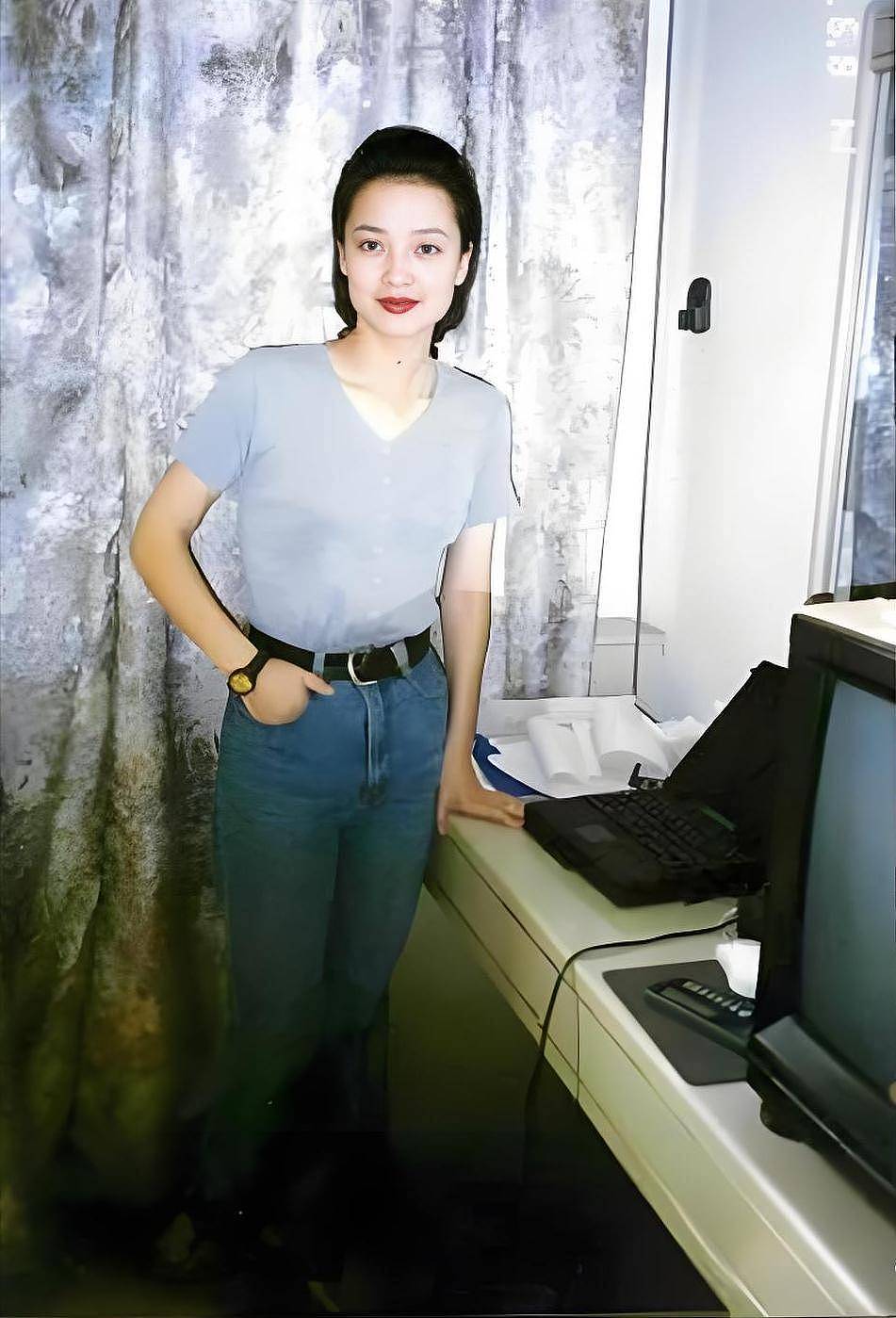 她是央视著名导演，是张纪中的第二任妻子，离婚9年现状如何（组图） - 9