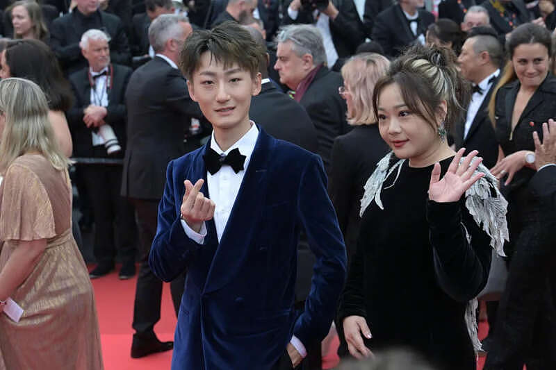 戛纳电影节红毯:刘晓庆豪横,小李子变清澈(组图) - 12