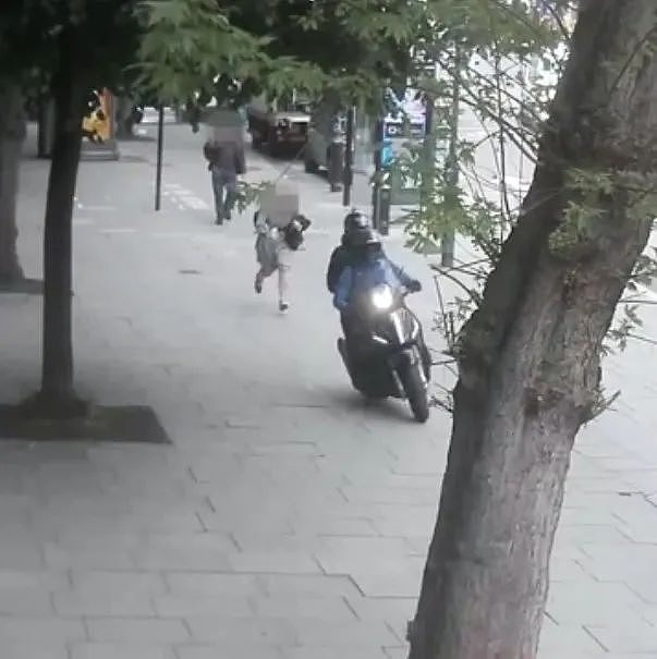 中国留学生伦敦被偷手机，狂追几分钟将贼拿下！英媒：伦敦贼的现世报来了（组图） - 20