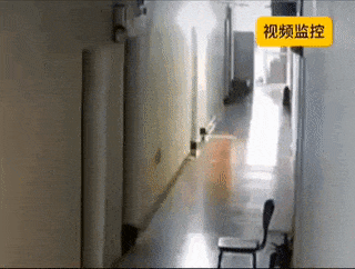 武汉某大学,室友冲电瓶车爆炸,21岁男生全身90%面积烧伤,跌进绝望深渊(组图) - 4